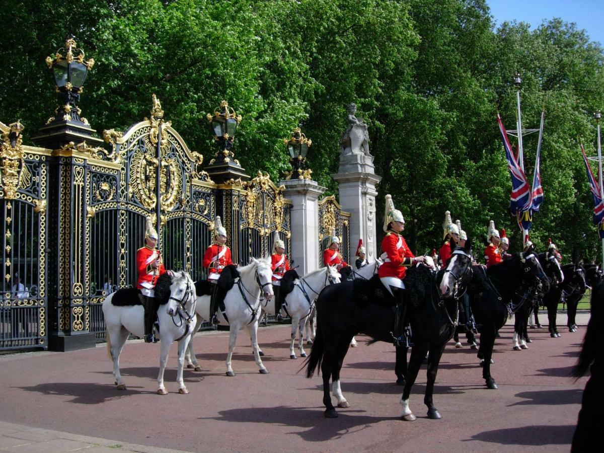 Mayfair Affittacamere 4*